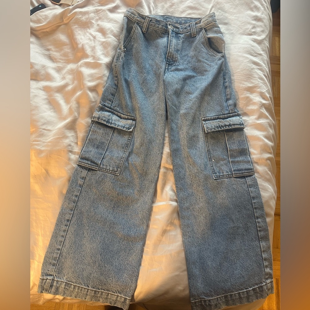 Brandy Melville Wide-Leg Cargo Jeans